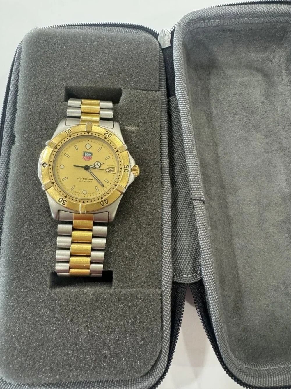 TAG Heuer 964.006-2 Professional 2000 200M Gold Dial Quartz Men's